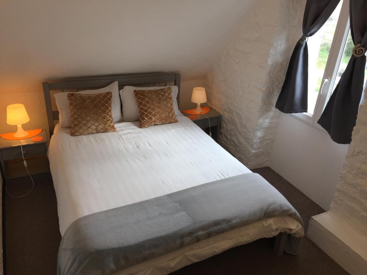 Au Bon Accueil Bed & Breakfast Saint-Marcan Екстериор снимка